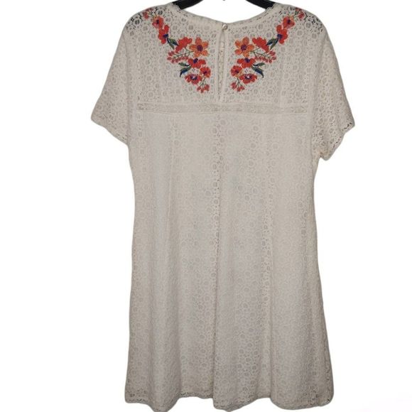 ALTAR'D STATE Beautiful Lace Overlay Embroidered Babydoll Dress Sz Small - Picture 2 of 6